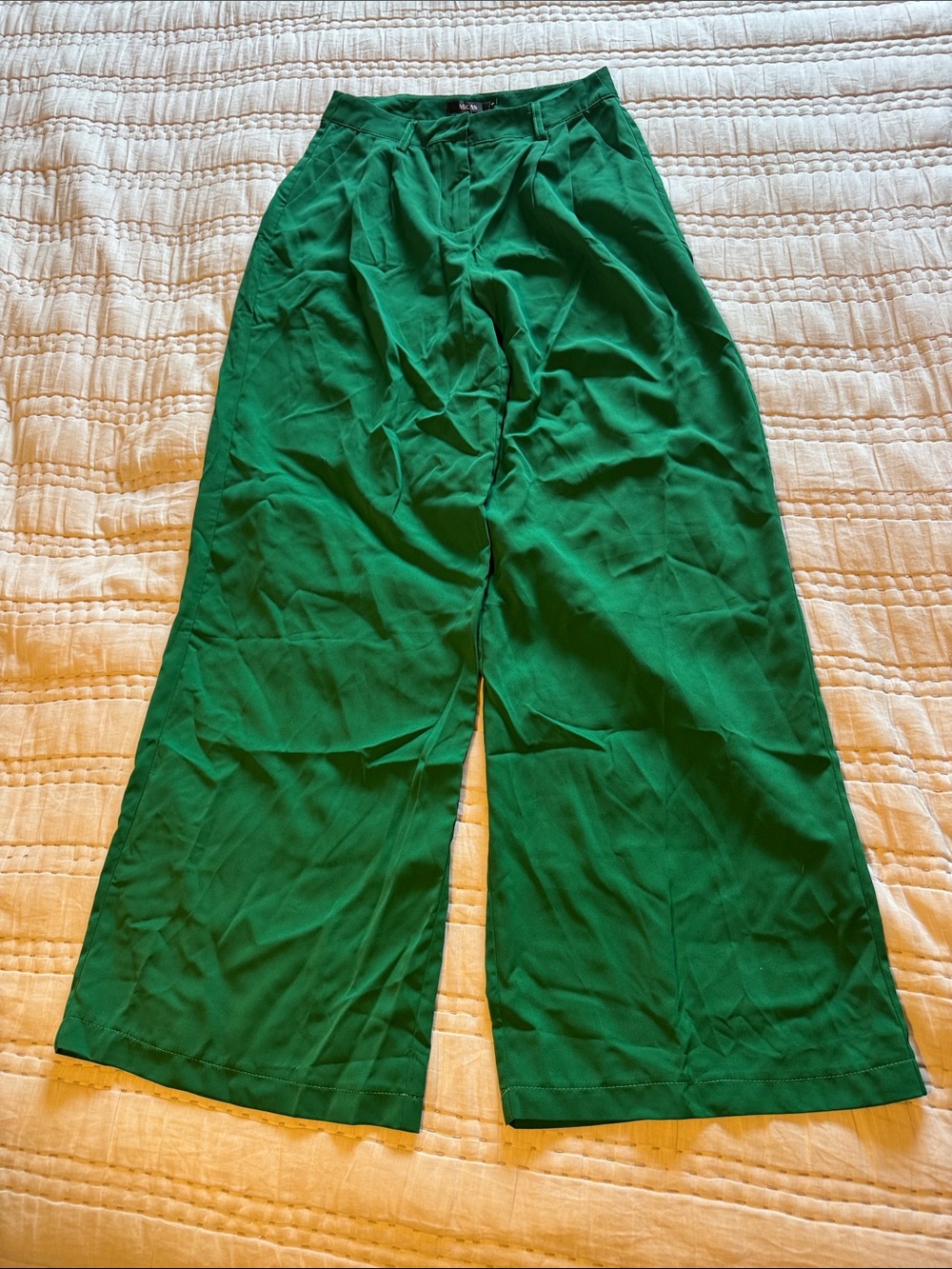 Micas Women’s Wide-Leg Green Trousers